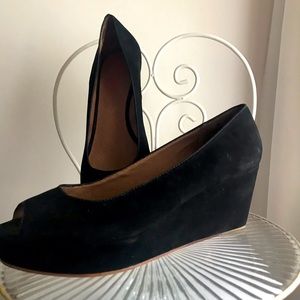 New condition, black sued, comfort fit